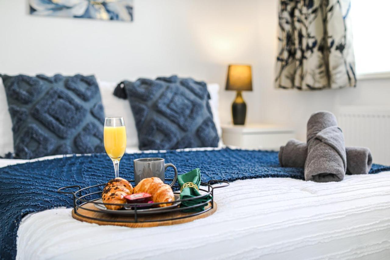 Wolverhampton - Amazing 3 Bedroom, Sleeps 6, Wi-Fi - Jrr Stays Exterior foto