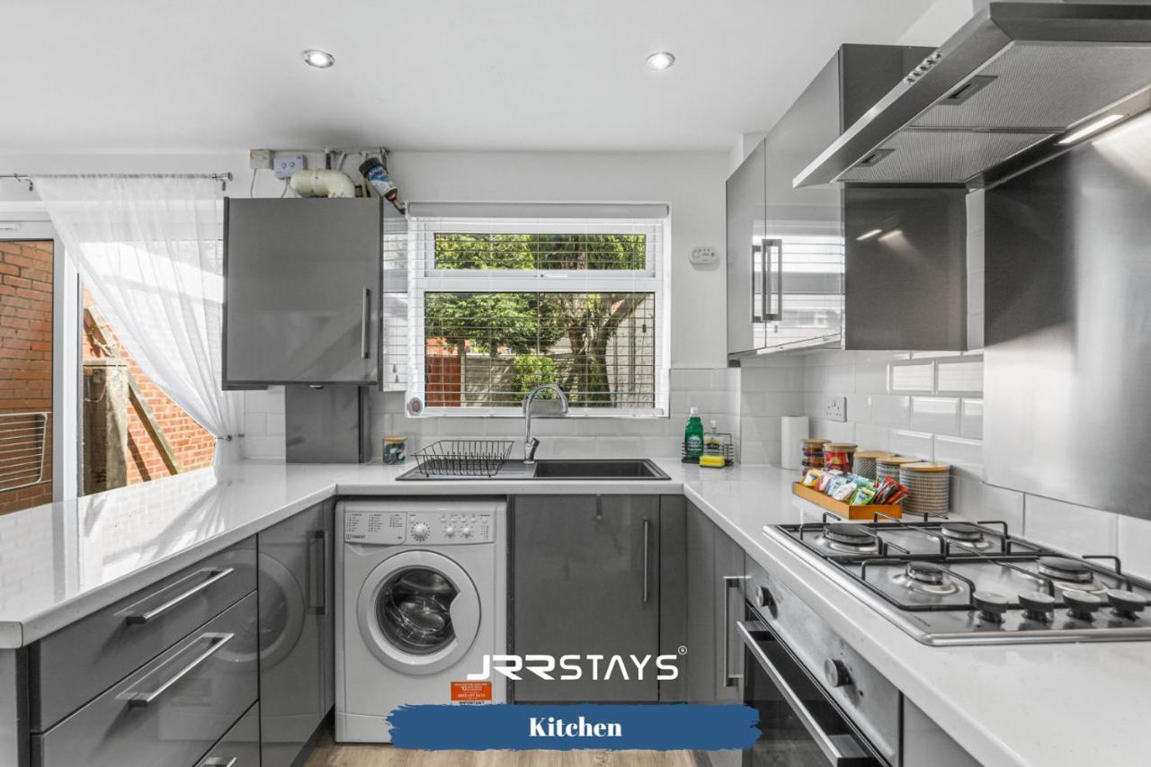 Wolverhampton - Amazing 3 Bedroom, Sleeps 6, Wi-Fi - Jrr Stays Exterior foto