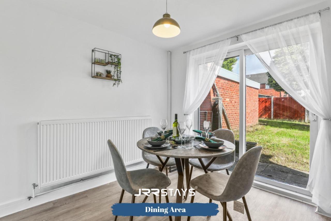 Wolverhampton - Amazing 3 Bedroom, Sleeps 6, Wi-Fi - Jrr Stays Exterior foto